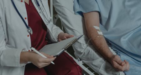 Куля вибила око та застрягла у хребцях: у Дніпрі рятуть важкопораненого бійця
