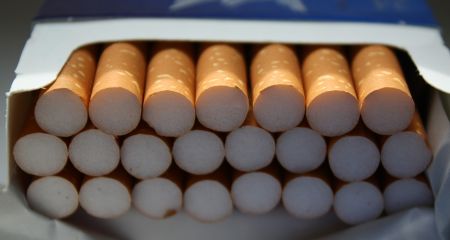 Криворіжці у складі банди промишляли контрабандою цигарок