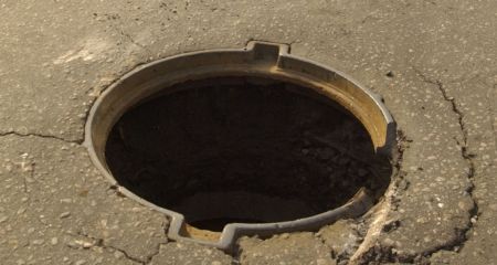 На Дніпропетровщині дитина ледь не впала у 6-метровий колодязь