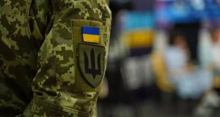 Полиция расследует избиение мужчины в военной форме в Днепре