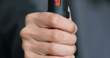 У Дніпрі чоловік застосував газовий балончик проти працівників ТЦК та поліції: вирок суду