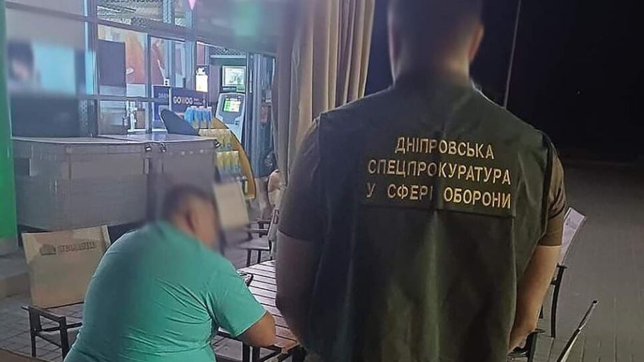 Получали "боевые" в тылу: на Днепропетровщине военным медикам объявили подозрение