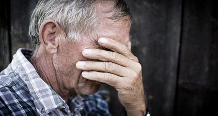 В Днепре мужчина дерзко ограбил дедушку