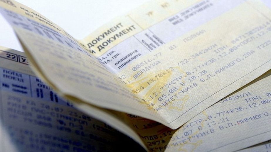 Днепрянам объяснили, почему не хватает билетов на поезда