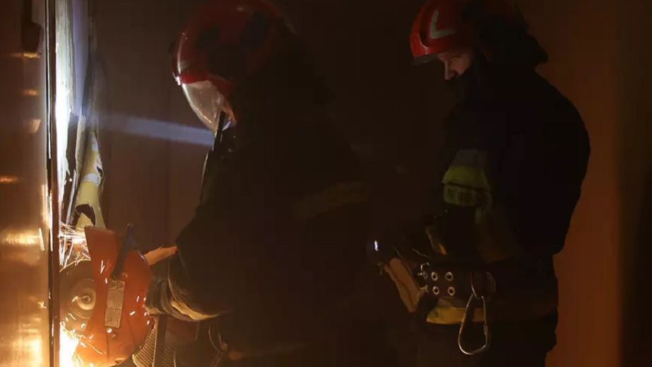 У Дніпрі на набережній горіло підприємство (ВІДЕО)
