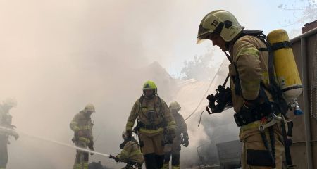 У Дніпровському районі з-під завалів дістали чоловіка