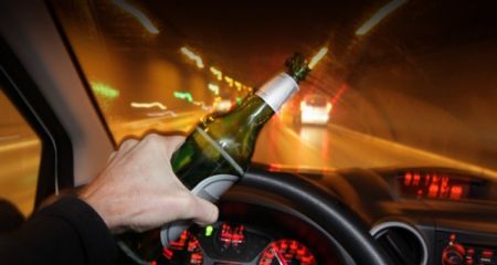 У Дніпрі сильно п'яний водій влаштував "гонки" з поліцією та стрибки на даху машини