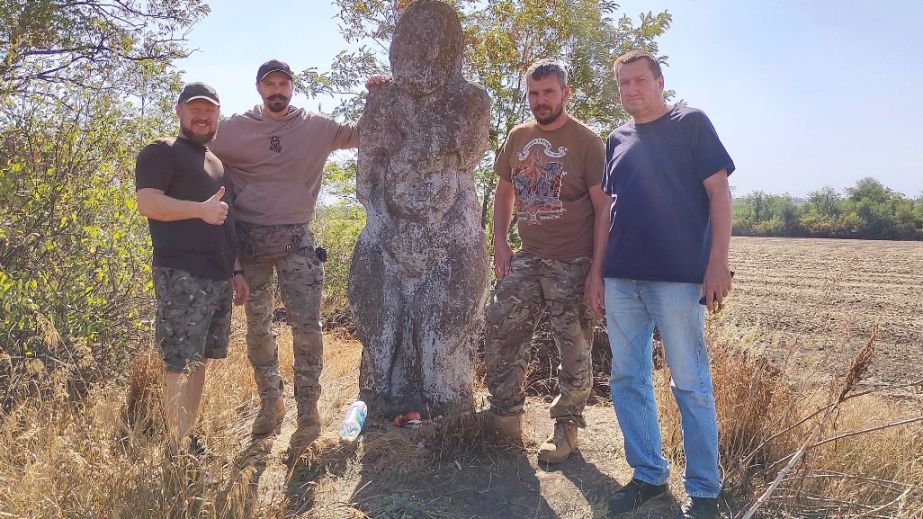 Дніпро прийняв на збереження "ювілейну" кам’яну бабу з Донеччини