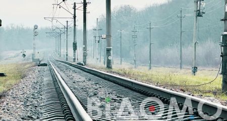 На железной дороге на Днепропетровщине убило током подростка