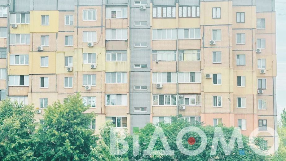 В Кривом Роге 7-летний мальчик выпал из окна третьего этажа