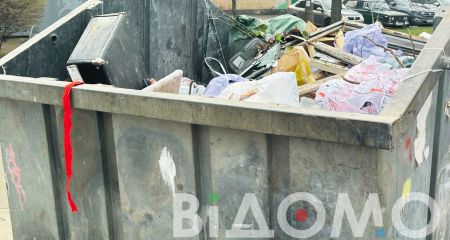 Мешканці Пʼятихаток задихаються від пожежі на місцевому сміттєзвалищі (ВІДЕО)