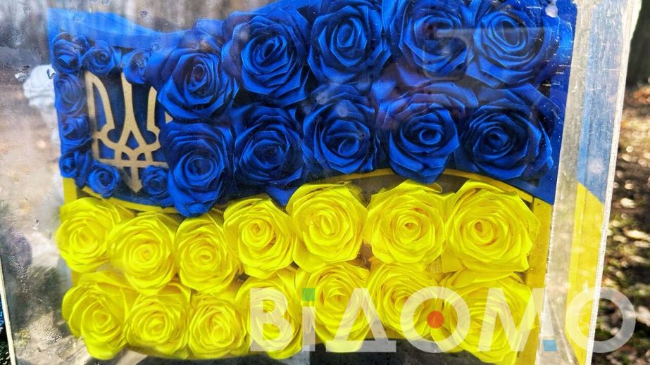 На Днепропетровщине из Аллеи Славы павшим защитникам похитили цветы (ФОТО)