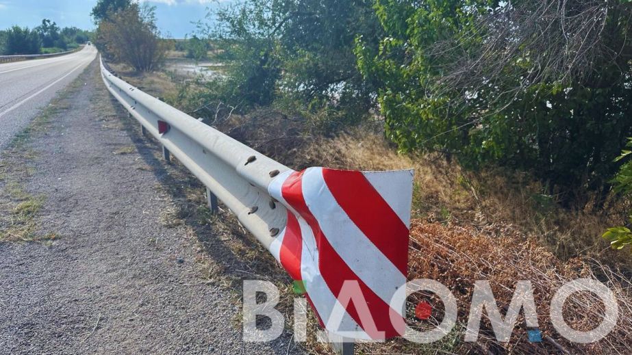 У Кривому Розі пасажирська маршрутка вискочила на відбійник посеред дороги (ФОТО, ВІДЕО)