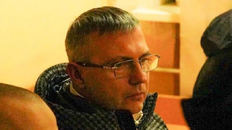 У Кривому Розі вийшов на свободу депутат, якого затримали за махінації на відновленні зруйнованих ракетним ударом будинків (ФОТО)