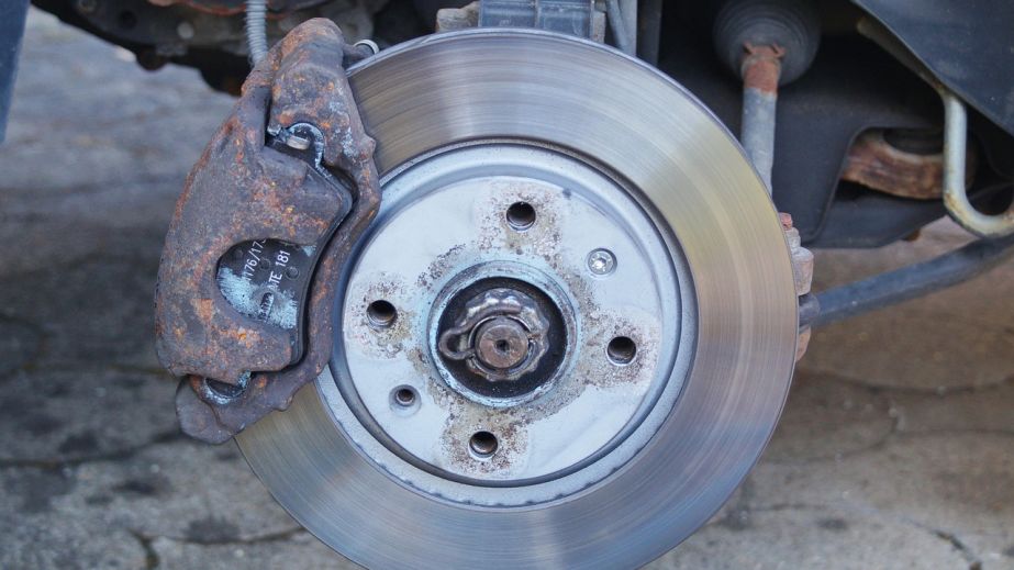 Когда нужна проточка тормозных дисков?