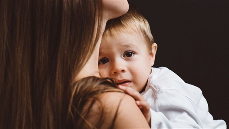 В Кривом Роге малыш прыгал на диване и оказался в реанимации