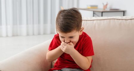 У Дніпрі дворічний малюк засунув іграшку до носа та ледь не задихнувся