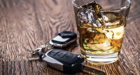 Водитель под "кайфом" без прав в Днепре пытался дать взятку патрульным (ФОТО)