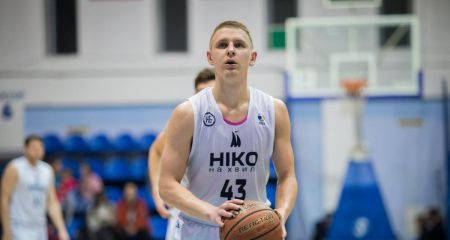 Игрок БК "Днепр" уст...