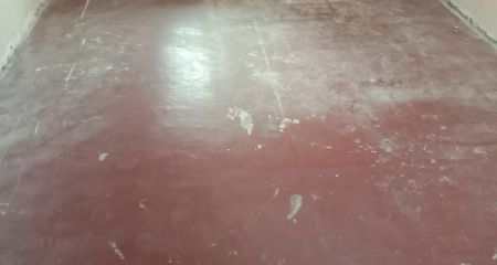 В одной из больниц Кривого Рога из-за испорченного линолеума травмировался человек (ФОТО)