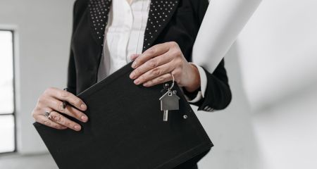 Мешканка Дніпра привласнила та продала чужу квартиру