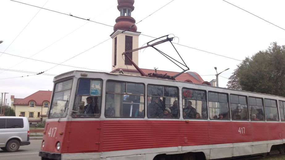 У Кривому Розі зіштовхнулися тролейбус і трамвай (ФОТО)