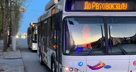 Знімуть дві третини автобусів: у Кривому Розі на добу суттєво скоротять міський транспорт