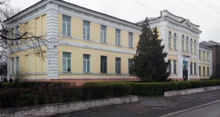 В Каменском во время ремонта лицея обнаружили признаки завышения цен на материалы на 1,4 миллиона гривен