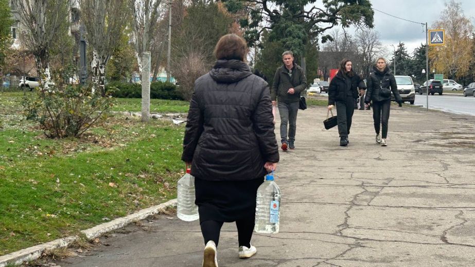 Павлоград остается без воды: в городе запустили подвоз автоцистернами