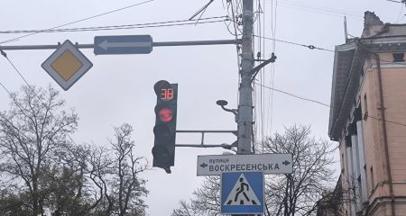 Стало відомо, скільки світлофорів у Дніпрі обладнали безперебійниками