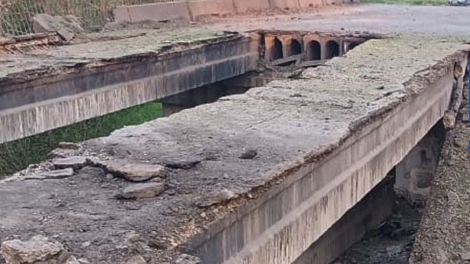 На Дніпропетровщині росіяни зруйнували КАБами міст через річку у Новопавлівці