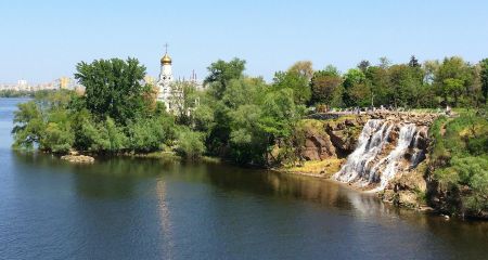 В Днепре за более чем 5 миллионов гривен планируют отремонтировать дорожки на Монастырском острове
