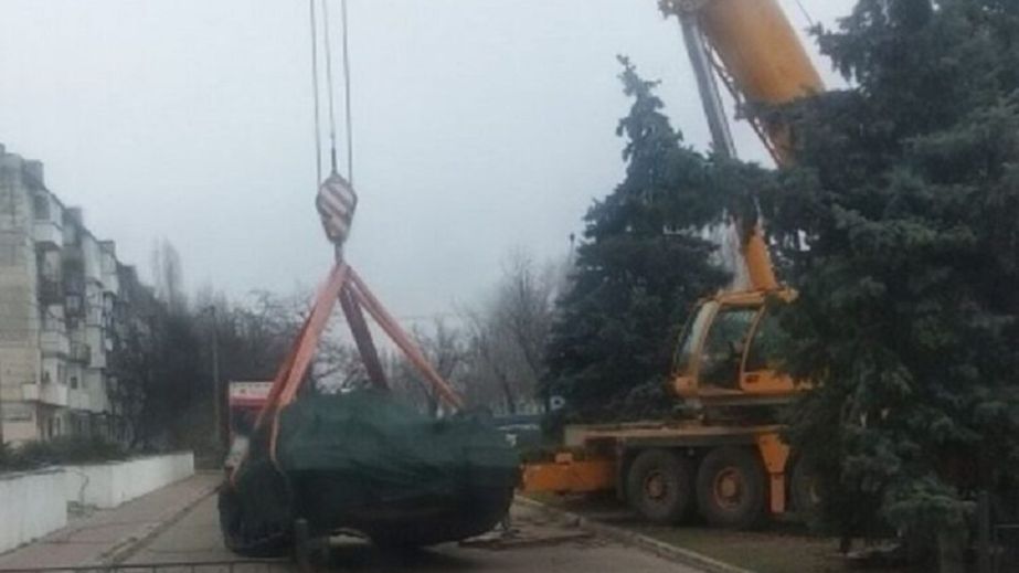 В Павлограде отказались передать музею Минобороны демонтированный сталинский танк