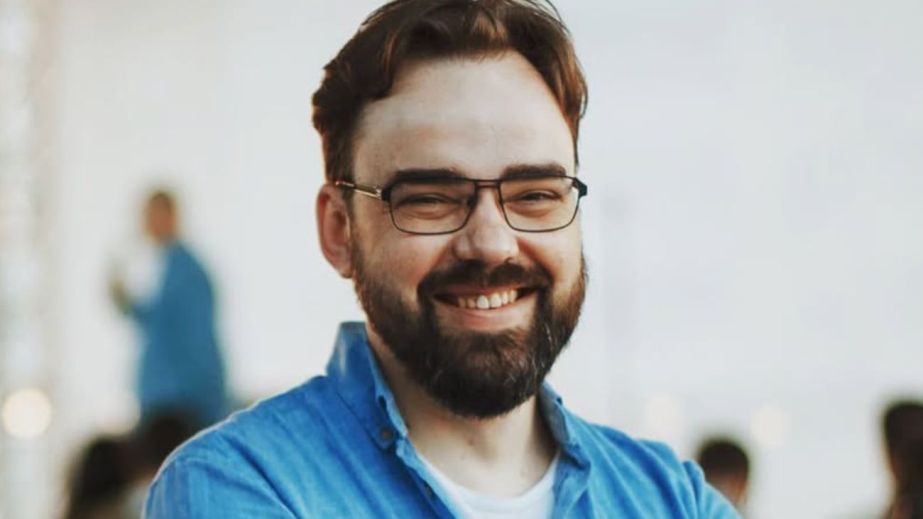 На войне погиб стендап-комик из Днепра Артур Петров