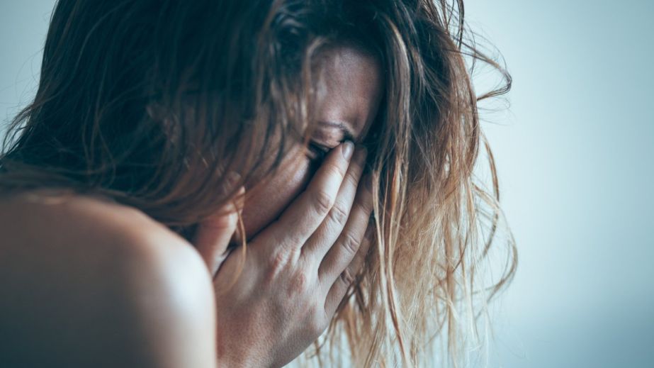 На Днепропетровщине трое сутенеров продали девушку в сексуальное рабство за границу