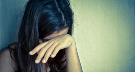 Кинулася захищати маму: на Нікопольщині чоловік жорстоко побив 15-річну доньку співмешканки