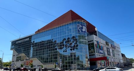 Землю под ТЦ "Приозерный" в Днепре передадут в аренду "Приватбанку" на 15 лет