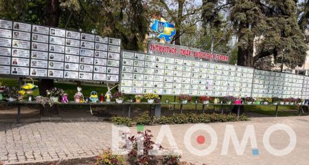 В Павлограде восстанавливают Аллею Славы после вандалов (ФОТО, ВИДЕО)