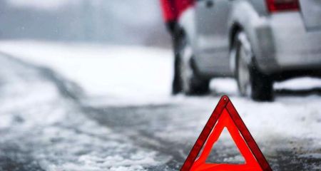 У Дніпрі на лівому березі легковик вилетів на узбіччя (ВІДЕО)