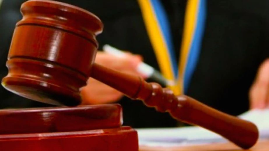 У Кривому Розі засудили пенсіонерку, яка кулаками та ногами відлупцювала містянку
