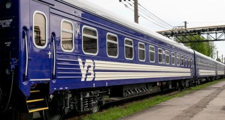 Затримки до 18 годин: через ворожі обстріли залізничний рух з Дніпра та області збився з графіка