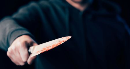 У Дніпрі чоловік штрикнув ножем містянина біля поштомату (ФОТО)