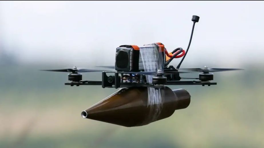 Російський дрон влучив у маршрутку, яка їхала з Кривого Рогу: є загиблий та поранені (ФОТО)