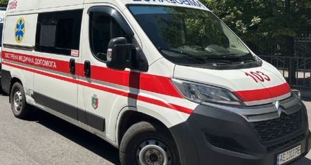 На Днепропетровщине спасли жизнь мужчины, который на мотоцикле влетел в автомобиль (ФОТО)