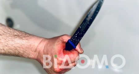 В Каменском мужчина во время ссоры зарезал знакомую