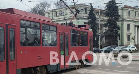 Як у Дніпрі 31 січня курсує громадський транспорт