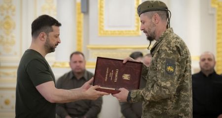 Президент присвоил военному из Днепра звание Героя Украины с вручением ордена "Золотая Звезда" (ФОТО)