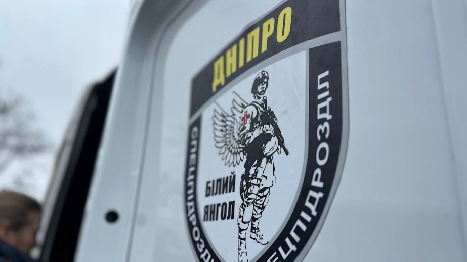 "Білі янголи" з третьої спроби евакуювали чотирьох дорослих та дитину з Межівської громади