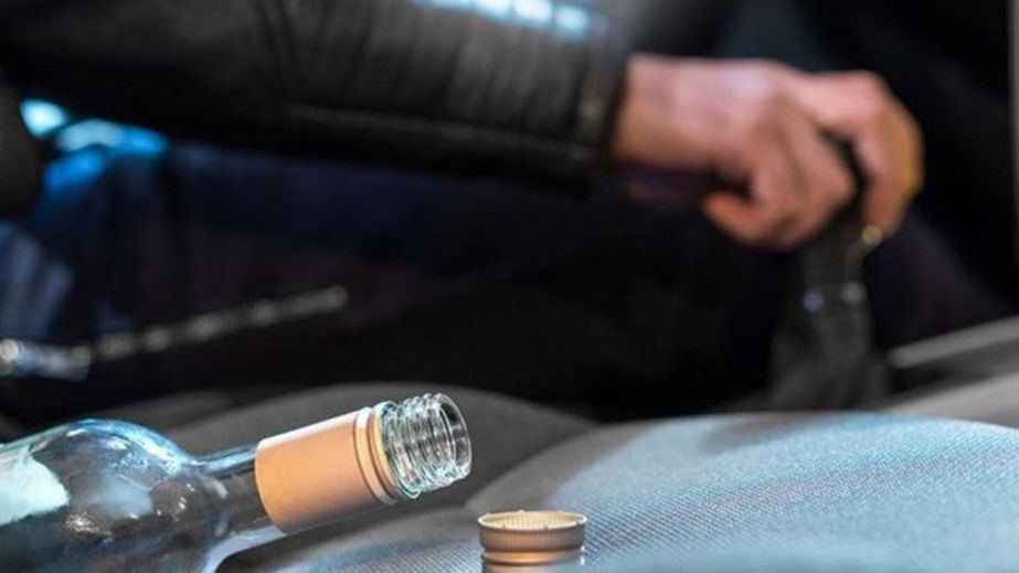 У Кривому Розі п'яний водій влетів у припарковану машину (ФОТО)