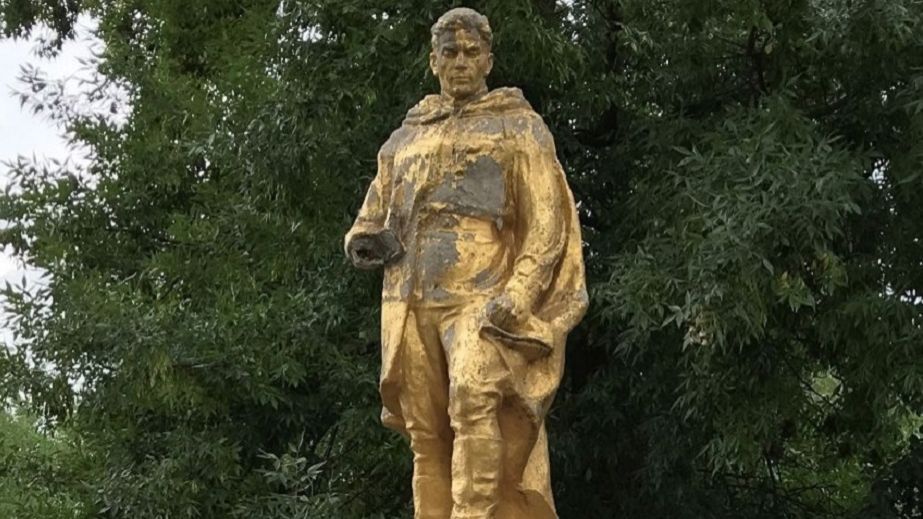 На Дніпропетровщині не можуть знайти гроші на демонтаж пам'ятника китайському солдату